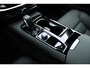 Volvo V60 T6 Plug-in hybrid AWD Essential | Demo Deal | Adaptieve Cruise Control | Pilot Assist | Blind spot | Verwarmbaar stuurwiel | Verwarmbare voorstoelen | Verwarmbare achterbank | Lederen bekleding | Elektrische Lendensteunen | Automatisch Dimmende Spiegels | Getint Glas | 19 Inch Lichtmetalen Velgen