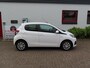 Peugeot 108 1.0 e-VTi 72pk 5D Active/ All season banden/ DAB/ Achteruitrij camera/ Groot media scherm/ Apple Carplay/ Airco/ 1 Eigenaar/ Origineel NL/ NAP