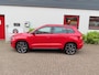 Skoda Karoq 1.5 TSI ACT Greentech 150pk DSG-7 Sportline Business/ Trekhaak/ 19 Inch velgen/ Keyless/ DAB/ Stoelverwarming/ Camera/ 1 Eigenaar/ Origineel NL/ NAP