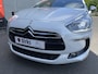 Citroën DS5 155pk So Chic (Leder Two tone incl verwarming/ Massage/ geheugen - Camera - Xenon - Panoramadak - Keyless Entry - 18" - Parkeersensoren V+A)