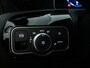 Mercedes-Benz A-klasse 180 Business Solution AMG | Lichtmetalen velgen | AMG Line | Night Pakket | Panorama Schuif-Kanteldak | Parking support camera achter | navigatie | Inclusief 24 maanden MB Certified garantie voor Europa.