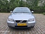 Volvo S60 2.4 Momentum Automaat zeer nette auto navigatie airco stoelverwarming leerbekeleding cruis control