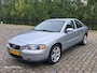 Volvo S60 2.4 Momentum Automaat zeer nette auto navigatie airco stoelverwarming leerbekeleding cruis control