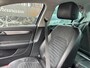 Volkswagen Passat 2.0 TSI Highline sedan, 2e eigenaar , full options, dealer onderhouden auto, n.a.p km, nwe apk * rijklaarprijs *