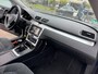 Volkswagen Passat 2.0 TSI Highline sedan, 2e eigenaar , full options, dealer onderhouden auto, n.a.p km, nwe apk * rijklaarprijs *