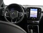 Volvo EX40 Twin Motor Performance Ultra Black Edition 82 kWh / Trekhaak / PIXEL LED / Nubuck / Schuif kantel dak / Stoel en stuurverwarming / Pilot Assist / BLIS /
