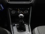 Volkswagen Tiguan 1.4 TSI Comfortline Business R 125 PK GERESERVEERD | Navigatie | Airco | Apple carplay | Cruise control | Lane Assist | Achterbank in delen neerklapbaar | Start-stopsysteem | Stuur Multifunctioneel |
