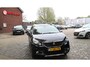 Peugeot 2008 130 Pk Benzine * Luxe Allure * Zwart * Navigatie * 1/2 Lederen Interieur * Achteruitrij Camera & Parkeer Sensoren * Climate & Cruise Control * Vingerhoets; Vierde Generatie Eersteklas Service !