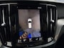 Volvo V60 Cross Country 2.0 T5 AWD Pro | Adaptive Cruise Control | Panoramadak | 360 Camera | Stoelverwarming voor en achter | Apple Carplay | Memory Seats | Standkachel | All-Season banden |
