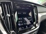 Volvo S60 2.0 B4 R-Design , Automaat , Adaptive Cruise , Trekhaak , Stoelen+Stuur+Achterbank Verwarmd , Camera , Carplay , BLIS , DAB , Elek. Verstelbare Stoelen Met Geheugen , Standkackel , Voorruit Verwarmd ,