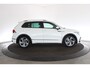 Volkswagen Tiguan 1.5 TSI R-Line Business+ | H&K | Assistentie pakket | Trekhaak |