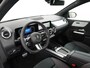 Mercedes-Benz B-klasse 180 AMG Line | Panorama - Schuifdak | Nightpakket | Apple Carplay & Android Auto | Achteruitrijcamera | Sfeerverlichting | 19 Inch AMG Velgen