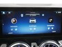 Mercedes-Benz B-klasse 180 AMG Line | Panorama - Schuifdak | Nightpakket | Apple Carplay & Android Auto | Achteruitrijcamera | Sfeerverlichting | 19 Inch AMG Velgen