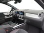 Mercedes-Benz B-klasse 180 AMG Line | Panorama - Schuifdak | Nightpakket | Apple Carplay & Android Auto | Achteruitrijcamera | Sfeerverlichting | 19 Inch AMG Velgen