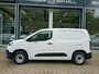 Fiat Doblò L1 1.5 BlueHDI 100pk | GEEN BPM | 3-zits | Houten afwerking laadruimte | NAVI | Multimedia | Apple Carplay | Android Auto | DAB+ | Achteruitrijcamera | Dode hoek detectie | Parkeersensoren voor- en achter | Licht- en regensensor | Bestuurdersstoel comfort | Trekhaak voorbereiding | Reservewiel | Van €23.828 voor €20.495 | N303726