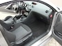 Peugeot RCZ 1.6 THP , Pdc , Climate control , Jbl geluid , Cruise control enz. Zeer nette auto