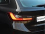 BMW 3-Serie Touring 330i M-Sport - Trekhaak - ACC - Hifi - Camera - M Sport Remmen Blauw