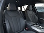 BMW 3-Serie Touring 330i M-Sport - Trekhaak - ACC - Hifi - Camera - M Sport Remmen Blauw