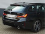 BMW 3-Serie Touring 330i M-Sport - Trekhaak - ACC - Hifi - Camera - M Sport Remmen Blauw