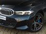 BMW 3-Serie Touring 330i M-Sport - Trekhaak - ACC - Hifi - Camera - M Sport Remmen Blauw