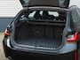 BMW 3-Serie Touring 330i M-Sport - Trekhaak - ACC - Hifi - Camera - M Sport Remmen Blauw