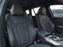 BMW 3-Serie Touring 330i M-Sport - Trekhaak - ACC - Hifi - Camera - M Sport Remmen Blauw