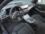 BMW 3-Serie Touring 330i M-Sport - Trekhaak - ACC - Hifi - Camera - M Sport Remmen Blauw