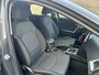 Kia Ceed 1.0 T-GDi 120pk DynamicLine | Camera | LED | DAB | Cruise control | Lane assist | Afneembare trekhaak | Climate control | Apple CarPlay | 16 inch lichtmetalen velgen | Dealeronderhouden