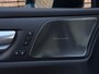 Volvo V60 T6 Automaat AWD Ultimate Dark | Getint Glas Achter | Verwarmbare Voor en Achterstoelen | 19" Lichtmetalen Velgen | Elektrisch Glazen Panorama-Dak | Apple Carplay/Android Auto | Navigatiesysteem | Keyless Entry | Achteruitrijcamera | Parkeersensoren | Rijstrooksensor Met Correctie | Adaptieve Cruise Control | Dodehoekdetectie Met Correctie | Electronic Climate Control