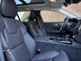 Volvo V60 T6 Automaat AWD Ultimate Dark | Elektrisch Panorama-Dak | Getint Glas Achter | Verwarmbare Voor en Achterstoelen | 19 inch Lichtmetalen Velgen | Apple Carplay/Android Auto | Navigatiesysteem | Keyless Entry | Achteruitrijcamera | Parkeersensoren | Rijstrooksensor Met Correctie | Adaptieve Cruise Control | Dodehoekdetectie Met Correctie | Electronic Climate Control