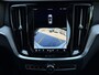 Volvo V60 T6 Automaat AWD Ultimate Dark | Elektrisch Panorama-Dak | Getint Glas Achter | Verwarmbare Voor en Achterstoelen | 19 inch Lichtmetalen Velgen | Apple Carplay/Android Auto | Navigatiesysteem | Keyless Entry | Achteruitrijcamera | Parkeersensoren | Rijstrooksensor Met Correctie | Adaptieve Cruise Control | Dodehoekdetectie Met Correctie | Electronic Climate Control