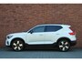 Volvo XC40 T5 Plug-In Hybride Ultimate Dark | Panoramisch Schuif-/Kanteldak | Power Seats Met Geheugenfunctie | Exclusief Woolblend bekleding | Getint Glas Achter | Adaptieve Cruise Control Met Pilot Assist | Harman/Kardon Premium Geluidssysteem | 360° Parkeercamera | Verwarmbare Voorstoelen, Stuurverwarming | Park Assist Voor & Achter