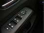 Hyundai Kona Electric Premium 65.4 kWh Volledig Elektrisch met Navigatie, Lederen bekleding en Stoelverwarming Uit voorraad leverbaar!