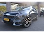 Kia Sportage 1.6 T-GDi MHEV DynamicPlusLine PANO CAMERA HALFLEER CARPLAY DAB ACC STUUR+4xSTOELVERWARMING ELEK.LAADKLEP 18"LMV 2xKEYLESS ENZ!