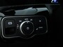 Mercedes-Benz A-klasse 200 Business Line | Panorama Schuif/Kanteldak | Parkeersensoren + camera achter | Comfortstoelen Lederlook i.c.m Stoelverwarming | DAB + Apple CarPlay | Inclusief 24 maanden MB Certified garantie voor Europa.