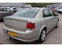 Opel Vectra 1.8-16V Cosmo Climate control, Cruise control, Elektrische ramen, Trekhaak, Lichtmetalen wielen
