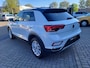 Volkswagen T-Roc 1.5 TSI Style | Ergonomische stoelen, stoelverwarming, navigatie, AppleCarPlay/AndroidAuto, camera en cruise!