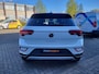 Volkswagen T-Roc 1.5 TSI Style | Ergonomische stoelen, stoelverwarming, navigatie, AppleCarPlay/AndroidAuto, camera en cruise!