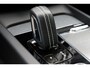 Volvo XC60 T6 Recharge AWD R-Design | Elektrisch Glazen Panorama-Dak | Adaptieve Koplampen | Adaptieve Cruise Control | Standkachel | Parkeersensoren | Achteruitrijcamera | Elektrisch Verstelbare Voorstoelen met Geheugen | Navigatiesysteem | Electronic Climate Control