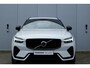 Volvo XC60 T6 Recharge AWD R-Design | Elektrisch Glazen Panorama-Dak | Adaptieve Koplampen | Adaptieve Cruise Control | Standkachel | Parkeersensoren | Achteruitrijcamera | Elektrisch Verstelbare Voorstoelen met Geheugen | Navigatiesysteem | Electronic Climate Control