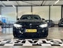 BMW M3 3-serie DCTA *Keramisch* BLACK EDITION / Carbon dak / HUD / Harman Kardon / Stuur/Stoelverwarming / Keyless / 19"M-velg
