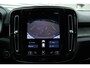 Volvo XC40 T5 Plug-in hybrid Plus Dark | Elektrisch Verstelbare Voorstoelen | Lederen Bekleding | Verwarmbare Voorruit | Premium audio by Harman Kardon | Achteruitrijcamera | Adaptieve LED Koplampen | Actieve Bochtverlichting | Mistlampen | Alarmklasse 3 Volvo Guard | Getint Glas Achter | BLIS Dodehoekdetectie | Adaptieve Cruise Control