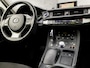 Lexus CT 200h Luxury Sport Automaat (NAVIGATIE, CLIMATE, CAMERA, STOELVERWARMING, ALCANTARA SPORTSTOELEN, XENON, KEYLESS, PARKEERSENSOREN, NIEUWE APK, NIEUWSTAAT)