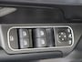 Mercedes-Benz GLB 180 Business Line 7p. / Parkeercamera / Stoelverwarming / Trekhaak / Privacy Glass / 7 Persoons