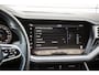 Volkswagen Touareg R 3.0 TSI 462pk eHybrid 4MOTION | Panoramadak | Luchtvering | Stoelventilatie | Achteruitrijcamera | 22'' LMV