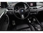 BMW X2 M35i High Executive Edition 306PK / 225kW, 19" LMV, full LED verlichting, privacy glas, vol lederen bekleding, Harman & Kardon geluidssysteem, zwart schaal sportstoelen, panoramadak, verlengbare zitting, stoelverwarming, stuurverwarming, digital cockpit, navigatie, professional elektrische lendesteun, 3-spaaks M-sportstuur, parkeersensoren voor en achter (pdc), achteruitrijcamera (rear view), elektrische achterklep, meerkleurige sfeerverlichting