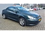 Peugeot 307 CC 1.6-16V met nieuwe apk tot 5-2-26 ,cruise control, airco,16 inch lm velgen, metallic lak