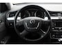 Skoda Superb 1.8 TSI Ambition Business Line AUTOMAAT/Schuif-kantel dak/Navigatie/Climate control/Parkeersensoren rondom/Cruise control/Trekhaak/Bluetooth/Radio-CD speler/17'' Lichtmetalen velgen/Multifunctioneel stuurwiel/Elektrische ramen/Elektrisch inklapbare spiege