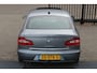 Skoda Superb 1.8 TSI Ambition Business Line AUTOMAAT/Schuif-kantel dak/Navigatie/Climate control/Parkeersensoren rondom/Cruise control/Trekhaak/Bluetooth/Radio-CD speler/17'' Lichtmetalen velgen/Multifunctioneel stuurwiel/Elektrische ramen/Elektrisch inklapbare spiege