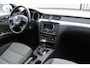 Skoda Superb 1.8 TSI Ambition Business Line AUTOMAAT/Schuif-kantel dak/Navigatie/Climate control/Parkeersensoren rondom/Cruise control/Trekhaak/Bluetooth/Radio-CD speler/17'' Lichtmetalen velgen/Multifunctioneel stuurwiel/Elektrische ramen/Elektrisch inklapbare spiege